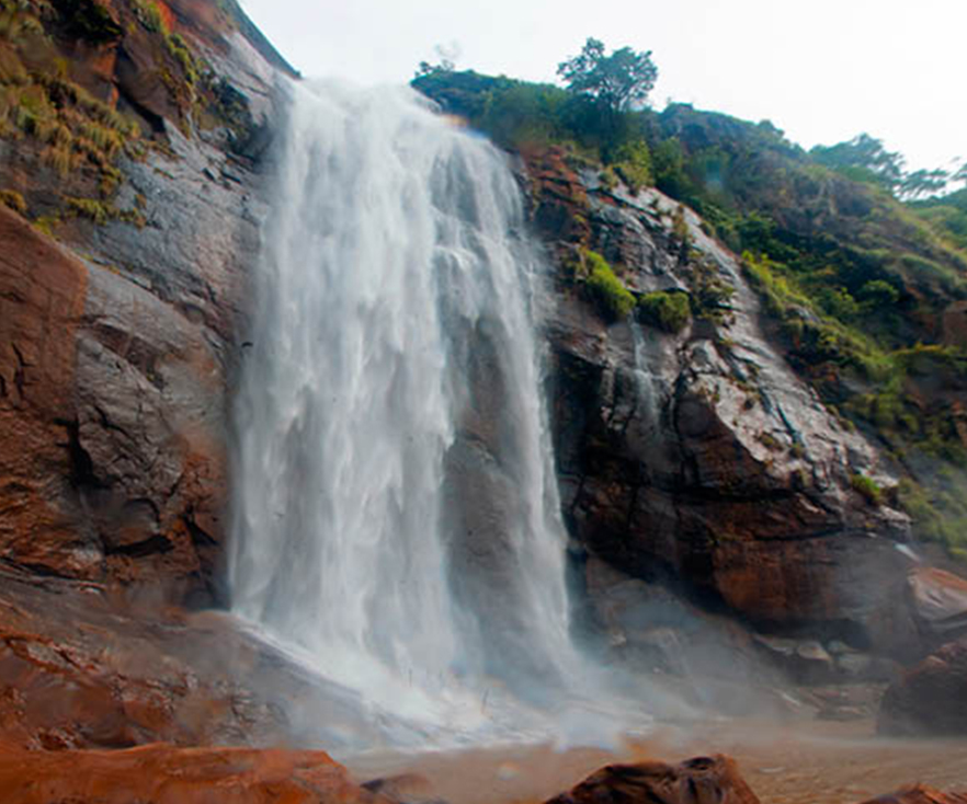 Agaya Gangai Waterfalls